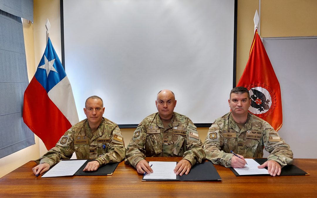 Ceremonia de cambio de mando en el HMN